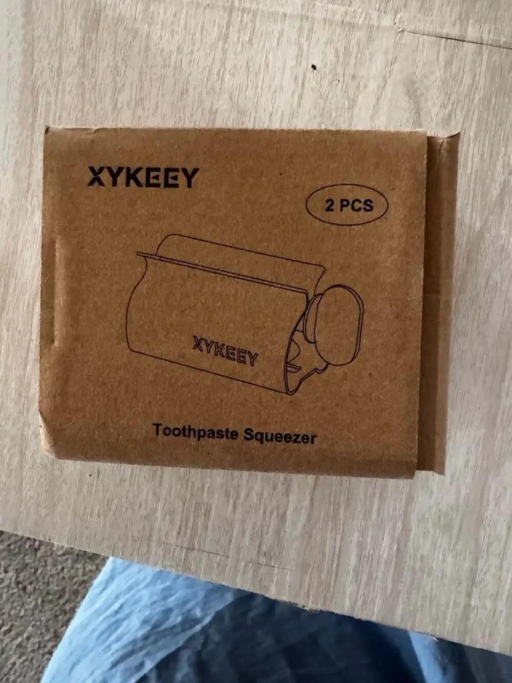 XYKEEY Toothpaste Tube Squeezer 2 PCS Roller Metal Holder Stand